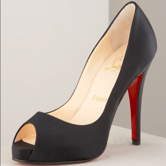 Christian Louboutin Shoes - 🎉HP3x🎉 RARE HTF Louboutin Very Prive SATIN Pumps